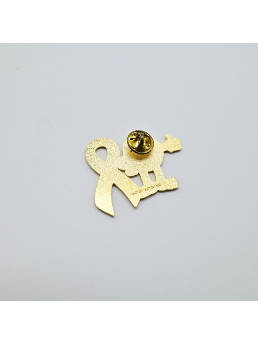 M&M Breast Cancer Awareness Ribbon Fantasy Pin - Picture 2 of 3